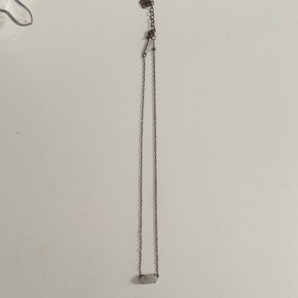 Kendra Scott necklace